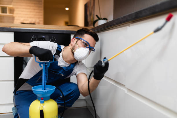 Best Commercial Pest Control Services  in Meadowood, PA